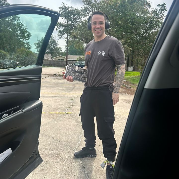 DJ
