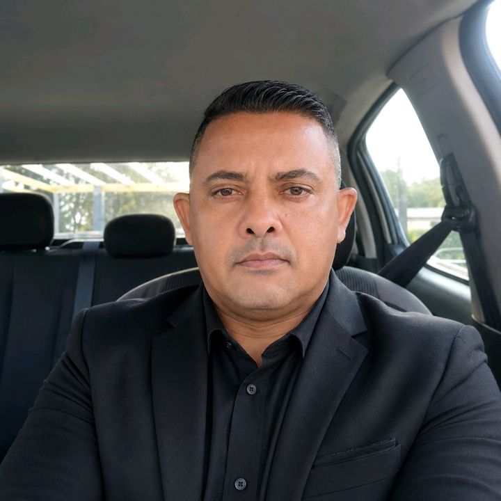 Eduardo santos