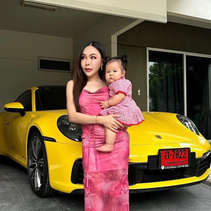 พราวสไตล์ขายของ