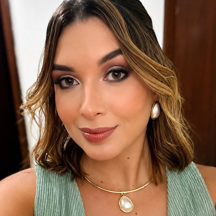 Camila Queiroz