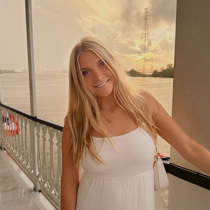 emma marie🧘🏼♀️🥤☀️