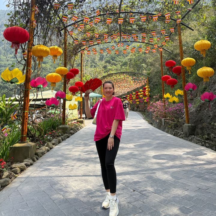 THƠM(ĐỆ TỬ CÔ HUYỀN ĐỨC)