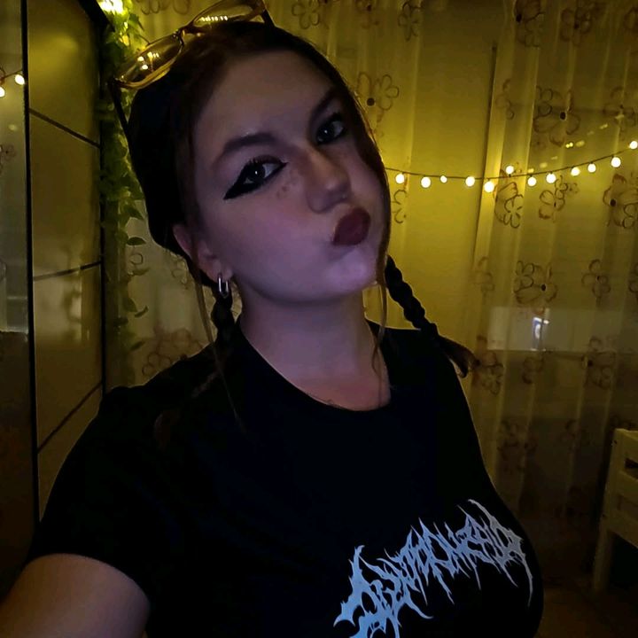 ☾ 𝕿𝖍𝖗𝖔𝖚𝖌𝖍𝕸𝖞𝕰𝖞𝖊𝖘 ☽