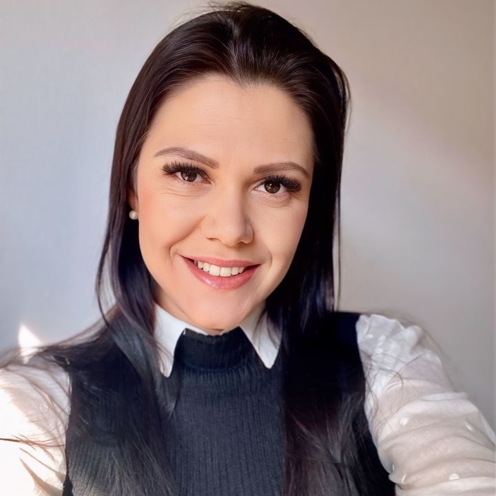 Mari Oliveira