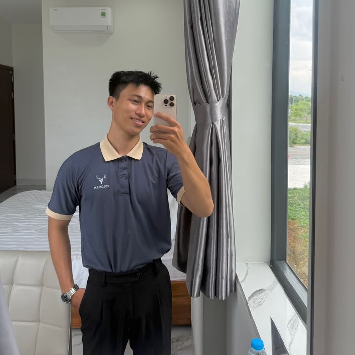 Tân