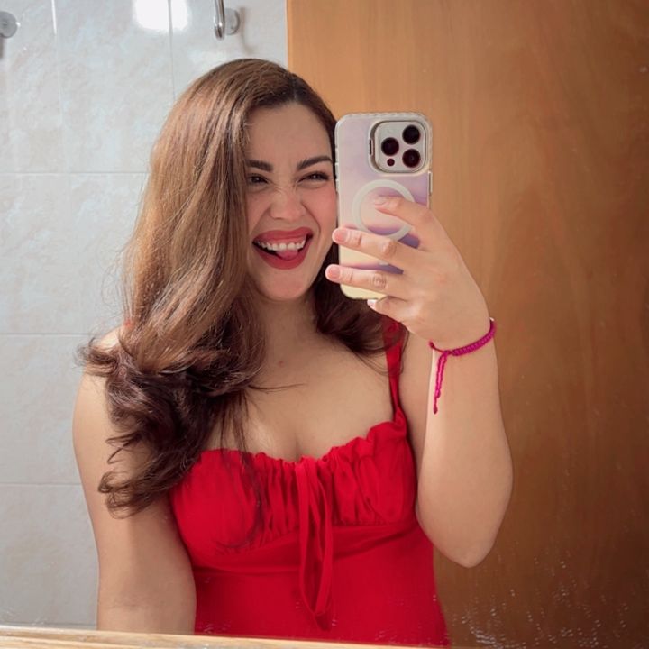 🌸 𝑺𝒉𝒆 𝑰𝒔 𝑲𝒂𝒓𝒍𝒚