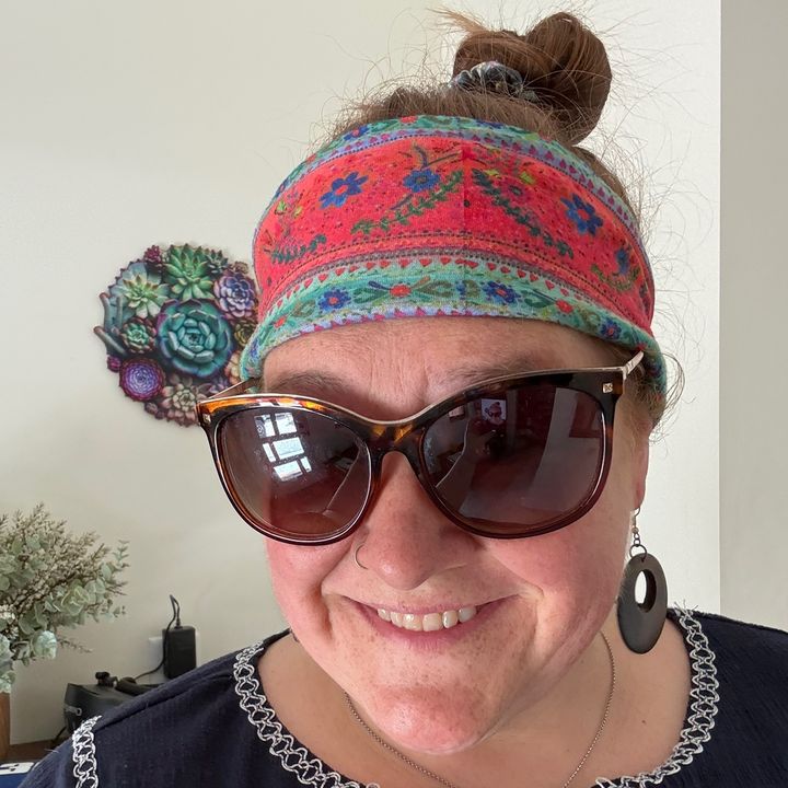 Holly Holmes ✝️🧑‍🧑‍🧒‍🧒🪻🌄