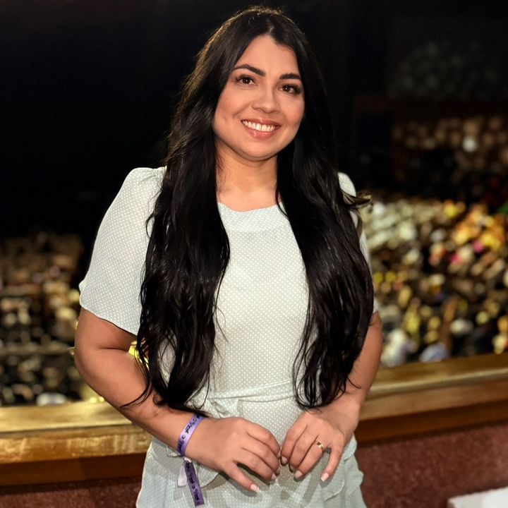 PÂMELA OLIVEIRA
