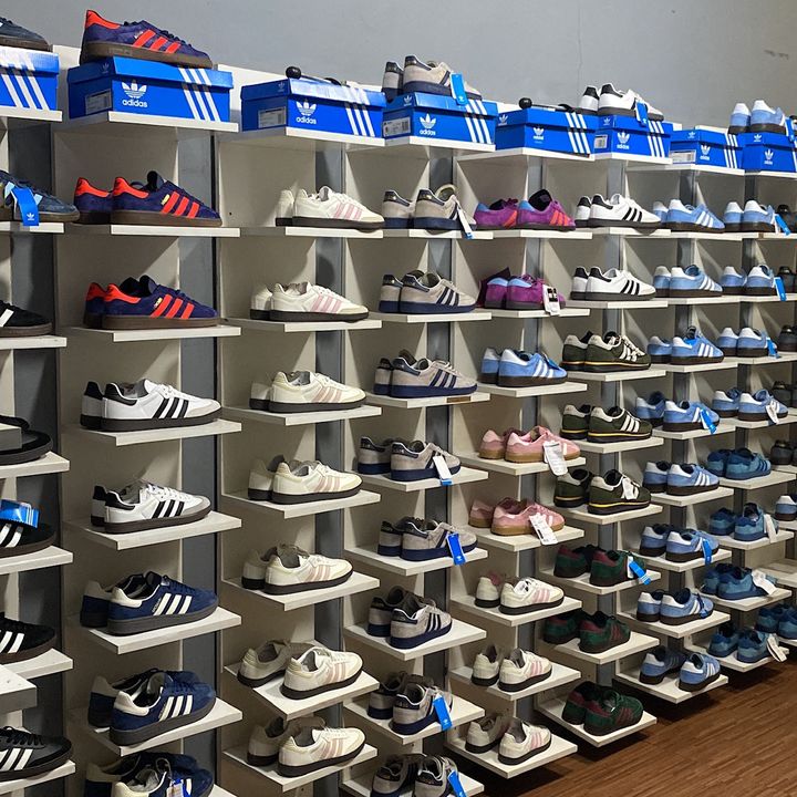 420_Nest Sneakers