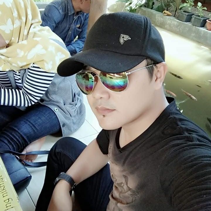COMOT_OUTFIT
