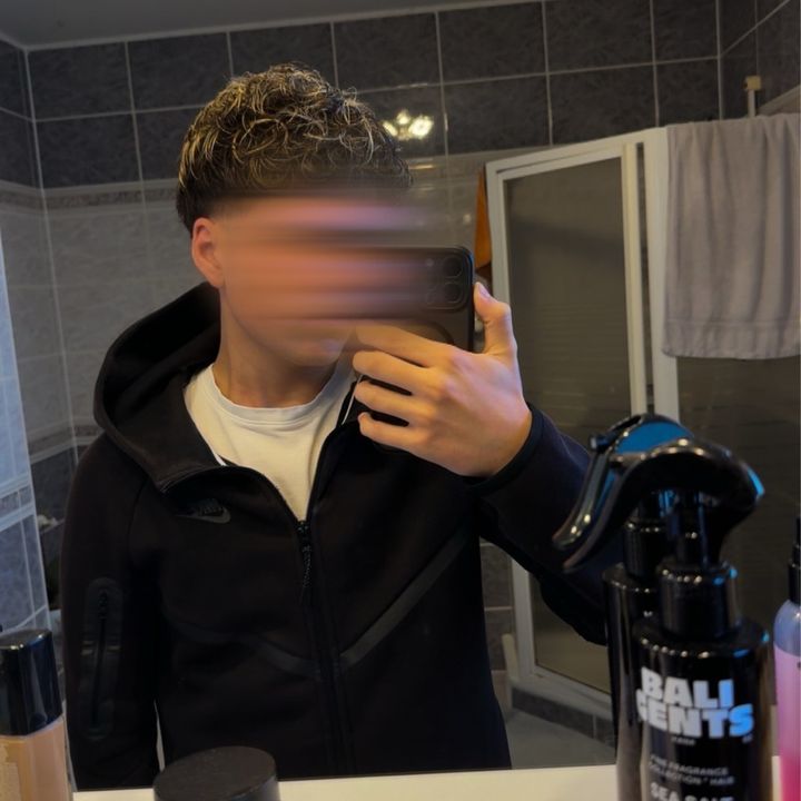 𝐀𝐩𝐨.𝐣𝐫