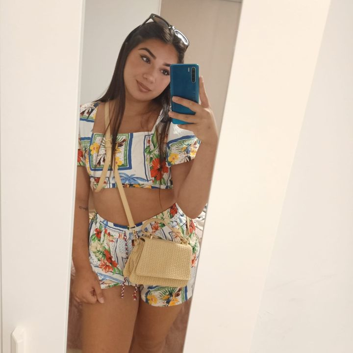 Ángela 🧸