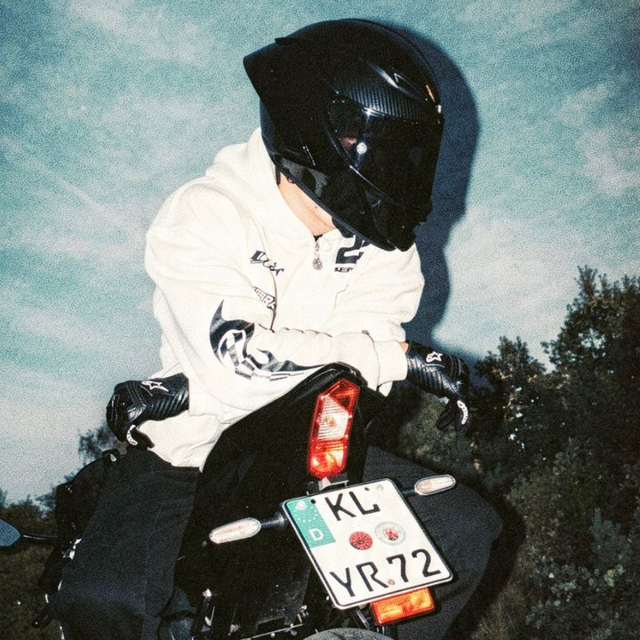 r7.lxca