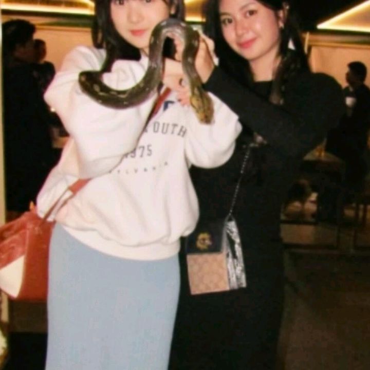 Nhi Hoàng