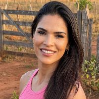 MAYA PRADO
