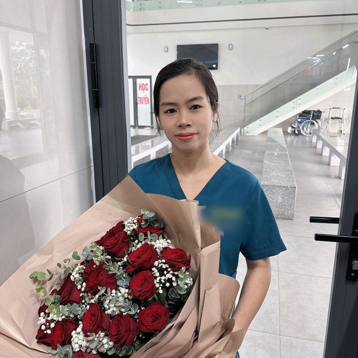 Hoài Lê