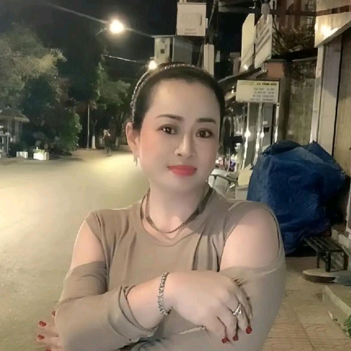 thu nguyệt
