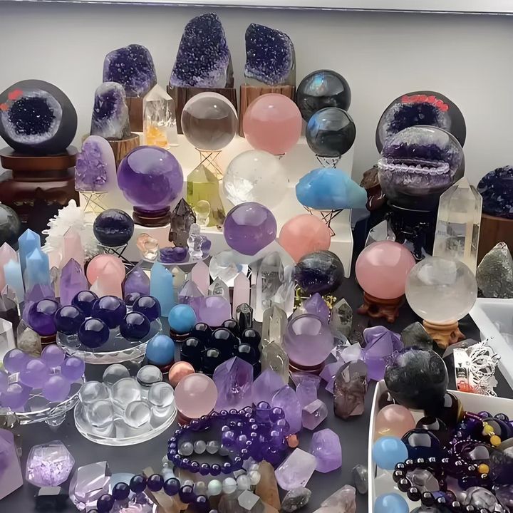 polyhedral crystal001