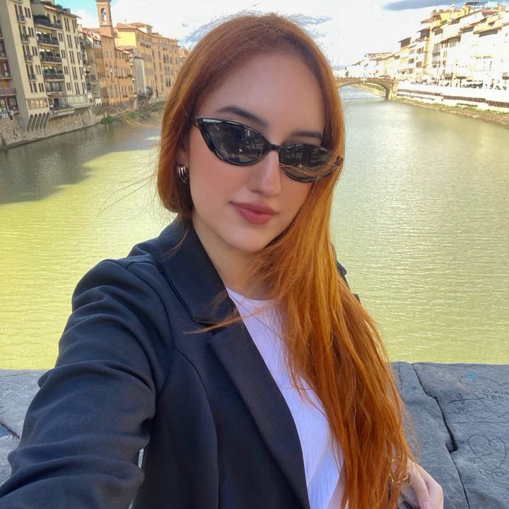 Rebeca B