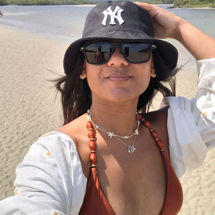 Débora Oliveira 💡✈️⛰️🥙🌊🌼🛍