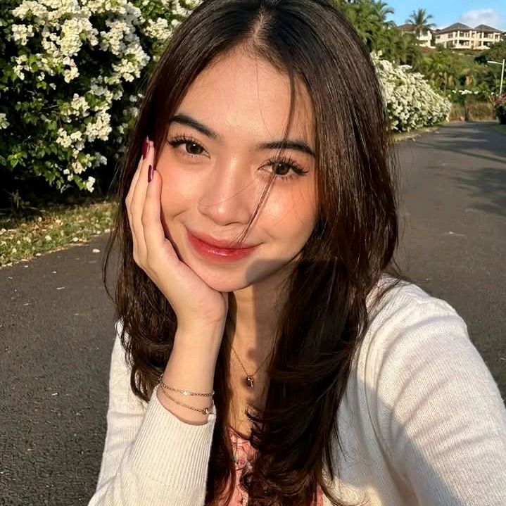 RATNA AJENG