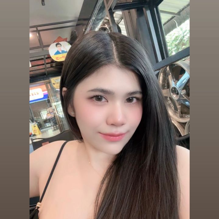 พอลลี่