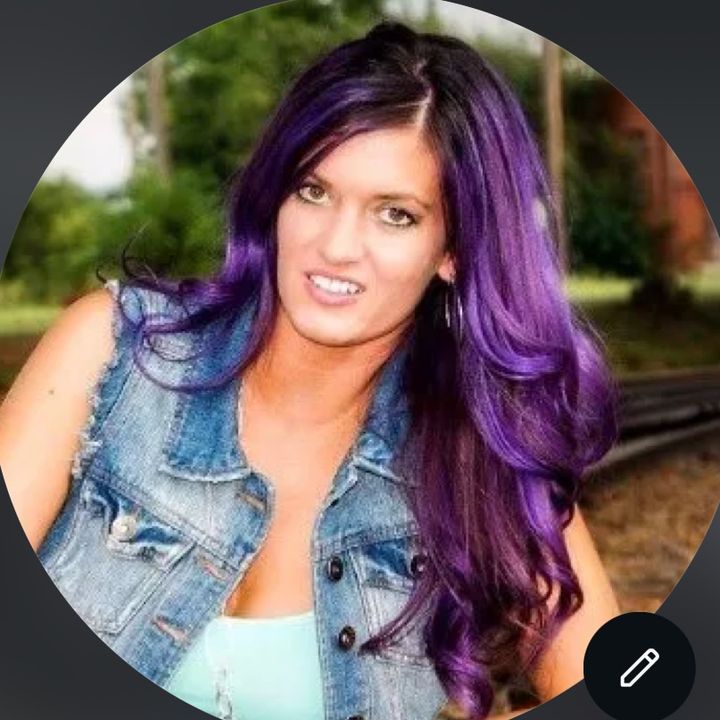 𝓝𝓲𝓬𝓱𝓸𝓵𝓮•Hairstylist
