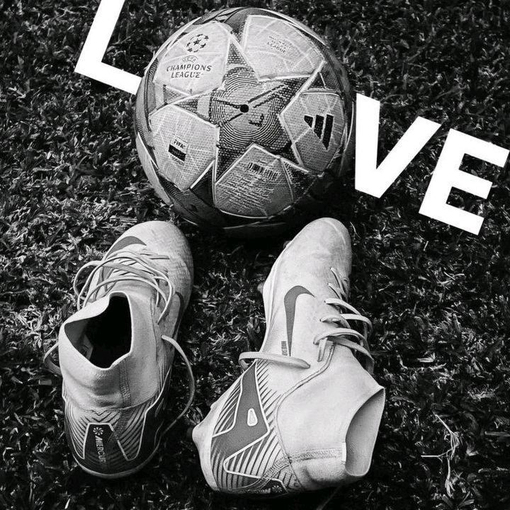 @football.chronicles