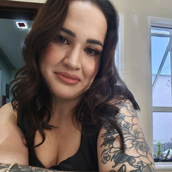 Ana Gabriela / Creator