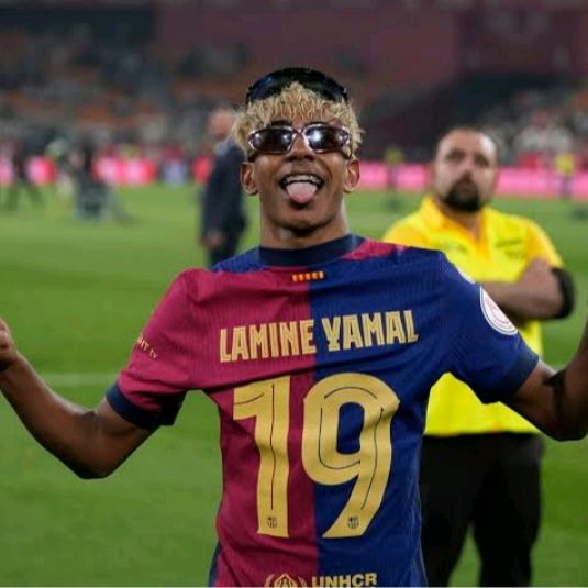 fan .... de ....lamine yamal