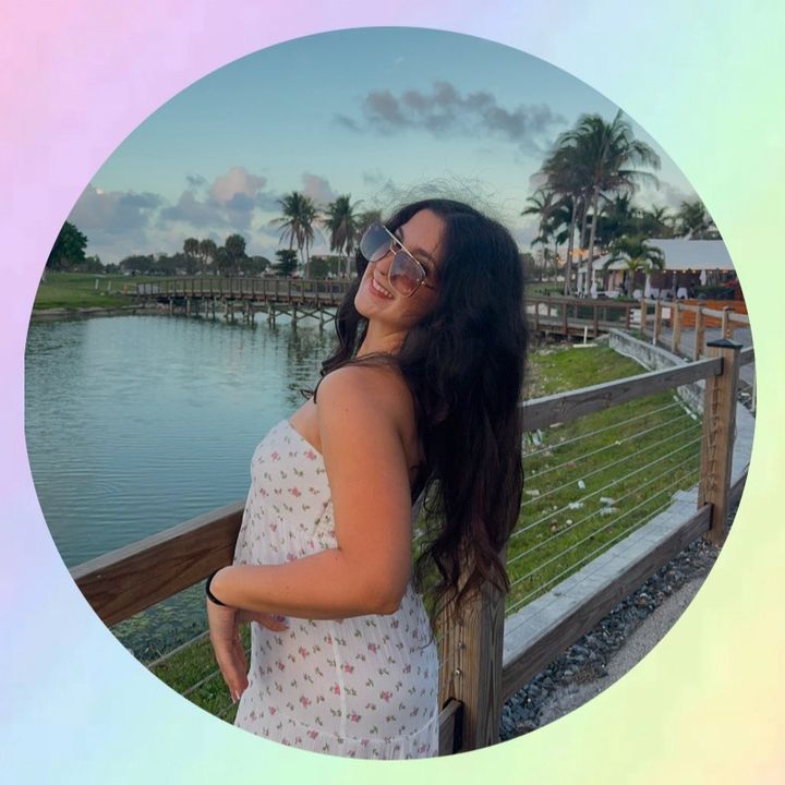 k a y l a 💞 ✨ 🛍️