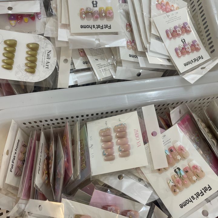 Magic Nails
