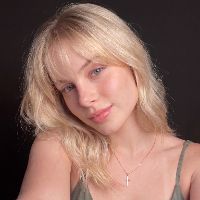 Elena ✨