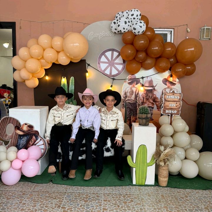 los trillizos