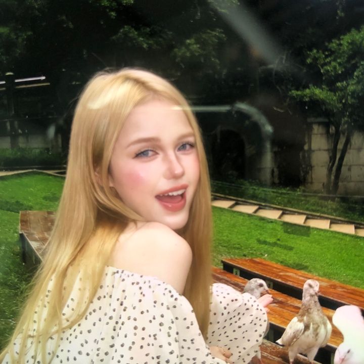 leslieamaris7