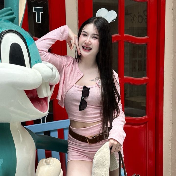 เอิร์นที่ชอบยิ้มหวาน