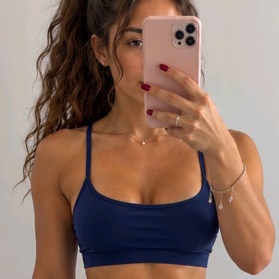 Julia Mendes