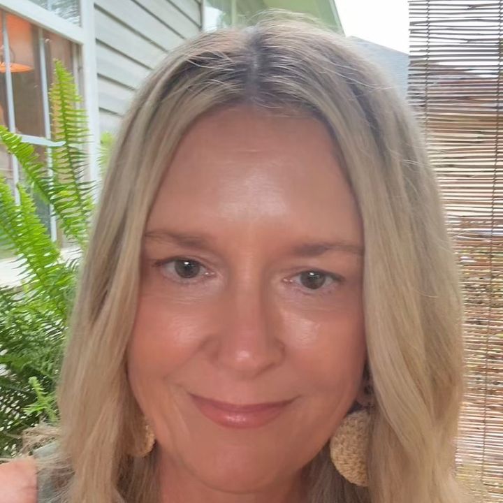 Nicole Knight