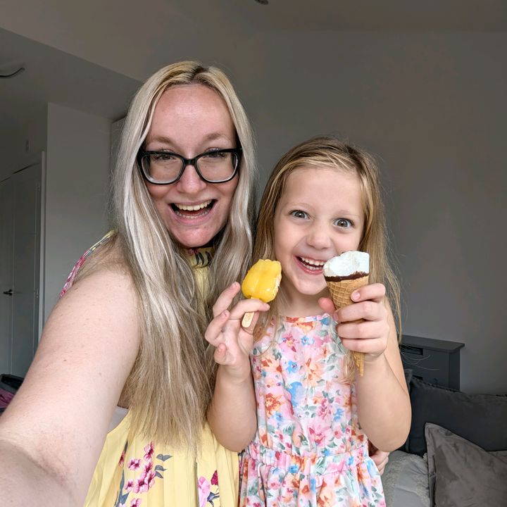🌸 2 Girls Mum 🌸