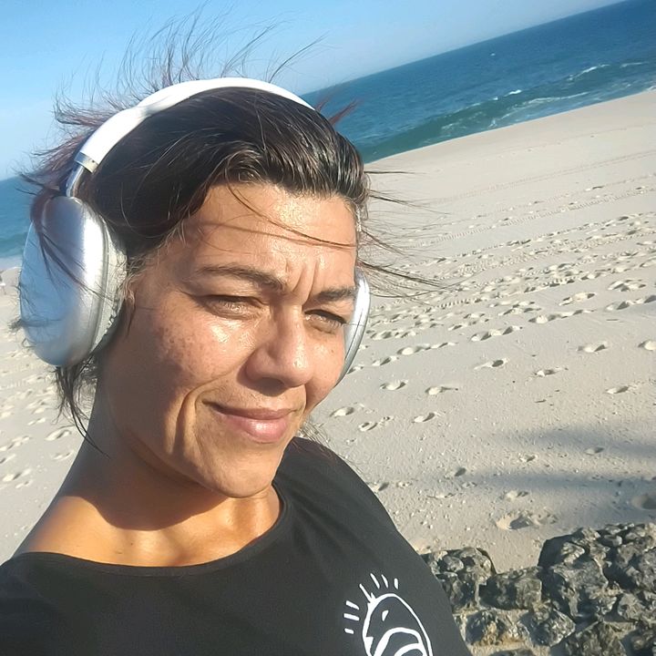 Dani contando histórias .