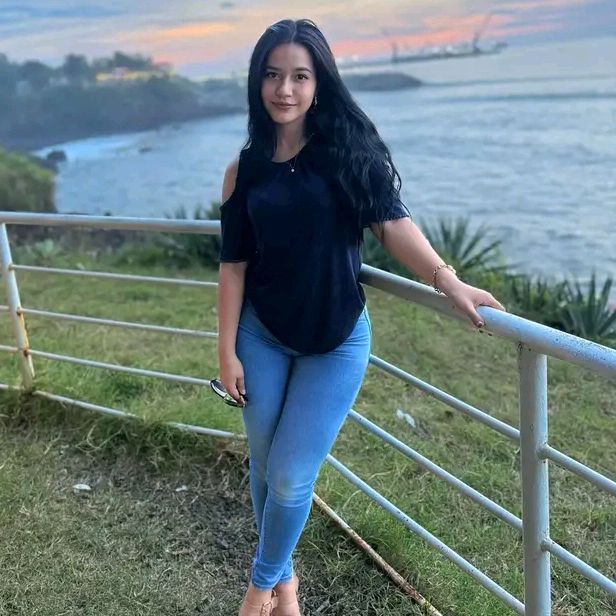 Mia Santos