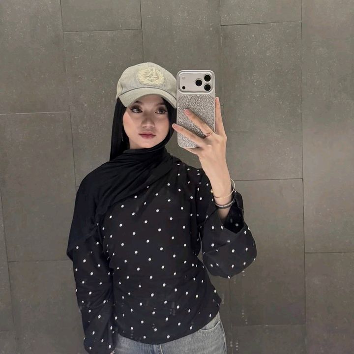 ayu_adelia