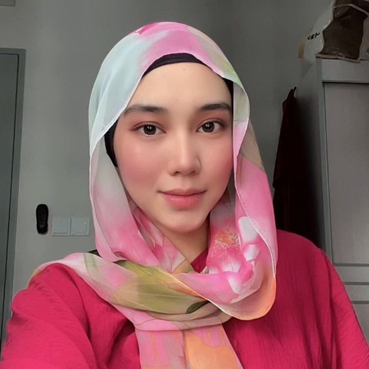 𝑀𝒾𝓈𝓈 𝐼𝓇𝒾𝑒𝓃 .