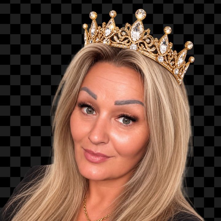 Q-U-E-E-N 👑40+