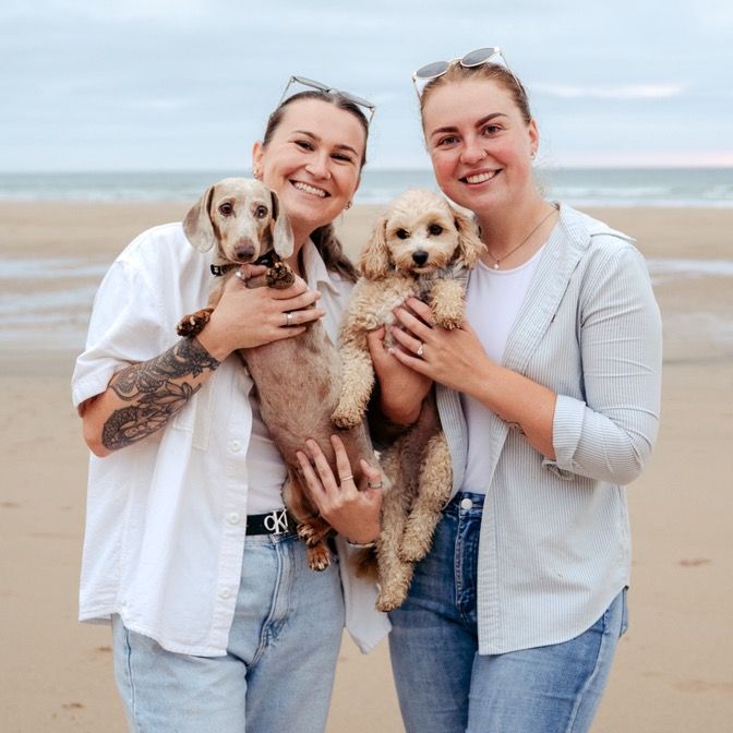 Demmi & Emma