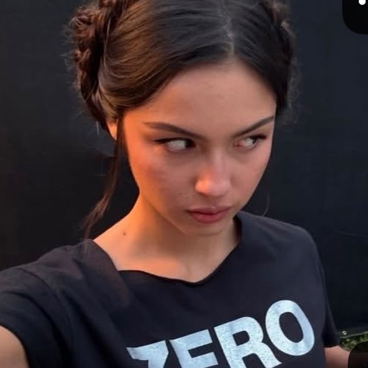 ❦