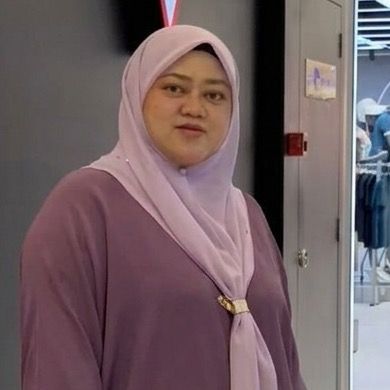 Emy Amira 80