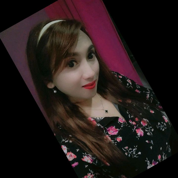 Dina She
