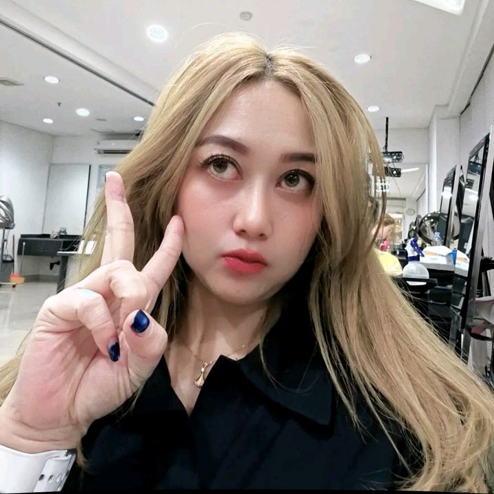 HALLO YUNA