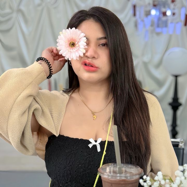 ยัยเชอ🍒💫